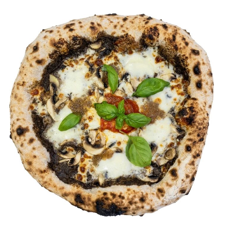 Apikám szarvasgombás gombás nápolyi pizza felülnézetből